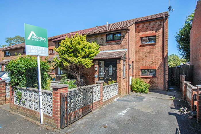 2 Bedroom End Of Terrace House To Rent In Waterside, Cowley, UB8