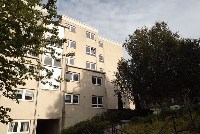 2 Bedroom Maisonette To Rent In The Vennel, Linlithgow, EH49