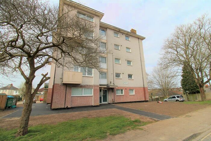 2 Bedroom Flat To Rent In Birch Close, Maybush, Southampton, SO16