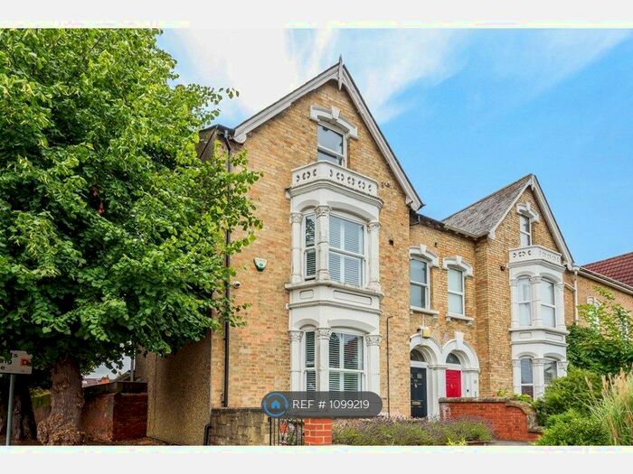 5 Bedroom End Of Terrace House To Rent In Bath Road, Swindon, SN1