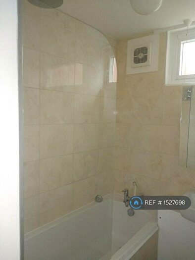 2 Bedroom Flat To Rent In Birch Vale Court, London, NW8