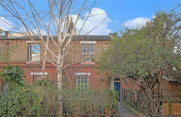 1 Bedroom Flat To Rent In Gibson Gardens, London, N16