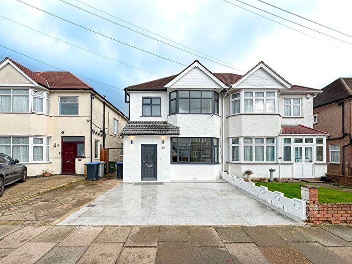 3 Bedroom Semi Detached House To Rent In North Way, London, NW9