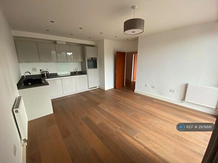 1 Bedroom Flat To Rent In Berwick House, Orpington, BR6