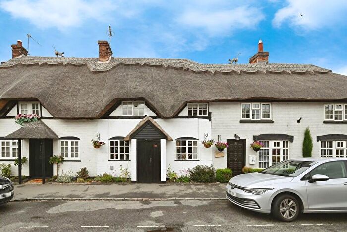 2 Bedroom Cottage For Sale In Southam Road, Dunchurch, Rugby, CV22