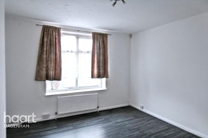3 Bedroom Terraced House To Rent In Lodge Avenue, Dagenham, RM8
