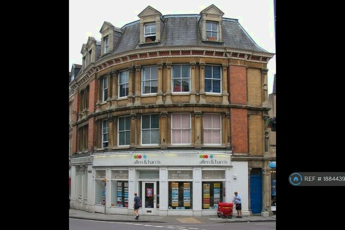 7 Bedroom Flat To Rent In Royal York Crescent, Bristol, BS8