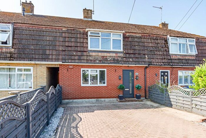 3 Bedroom Terraced House For Sale In Elveden Close, Pyrford, Surrey, GU22