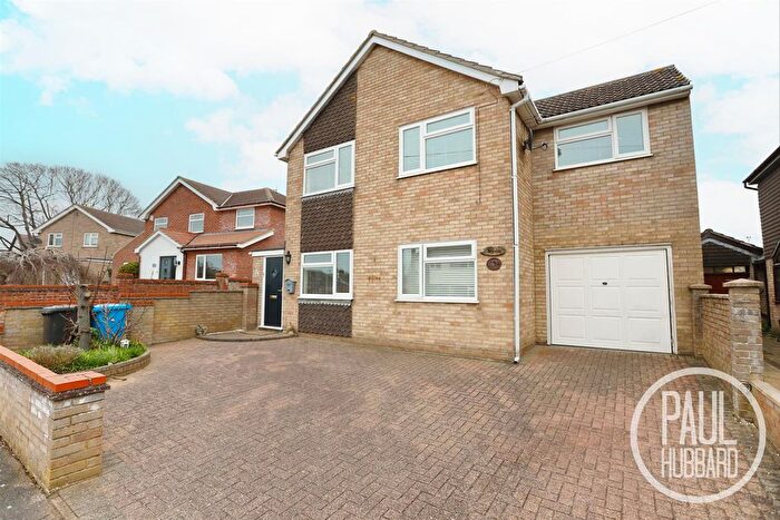 4 Bedroom Detached House For Sale In Sunningdale Avenue, Pakefield, Suffolk, NR33