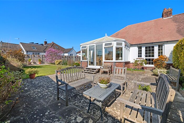 3 Bedroom Semi-Detached Bungalow For Sale In Oak Avenue, Chichester, PO19