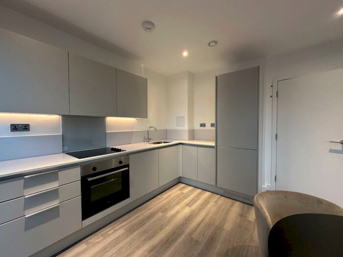 2 Bedroom Apartment To Rent In Station View Guildford, GU1