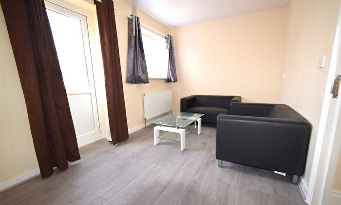 6 Bedroom Semi-Detached House To Rent In Douglas Avenue, Wembley, HA0
