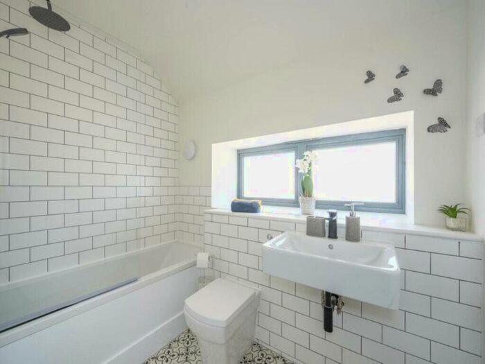 3 Bedroom Semi-Detached House To Rent In The Stables Cliff Oaks, Fawcett Lane, , Leeds, LS12