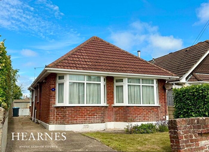 3 Bedroom Bungalow For Sale In Sterte Close, Poole, BH15