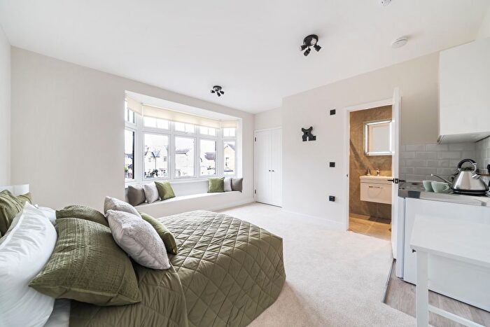 Studio To Rent In High Street, Aldershot, GU12