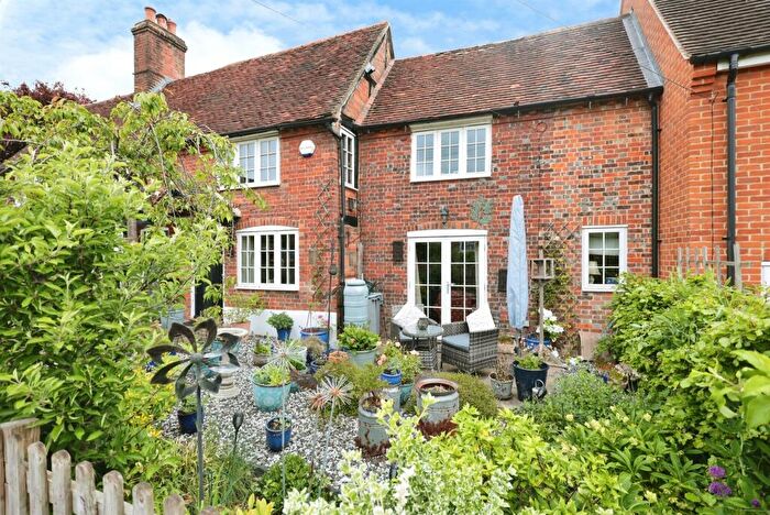 3 Bedroom Terraced House For Sale In Bellingdon Road, Chesham, HP5