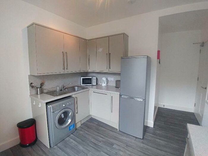 4 Bedroom Flat To Rent In Hope Park Crescent, Newington, Edinburgh, EH8