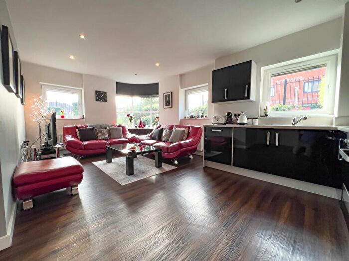 2 Bedroom Flat For Sale In Fosters Place, Kiln House, RH19