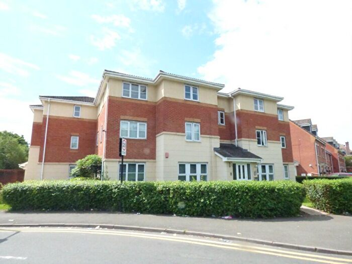 2 Bedroom Apartment To Rent In Gladstone Street, West Bromwich, West Midlands, B71