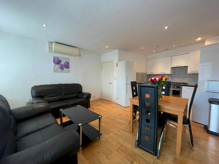 3 Bedroom Flat To Rent In Cromwell Road, London, SW7