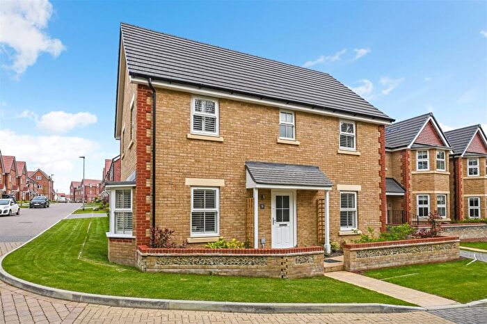 3 Bedroom Detached House For Sale In Billsborough Lane, Fontwell, BN18