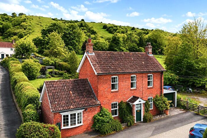 3 Bedroom Detached House For Sale In The City, Edington, BA13