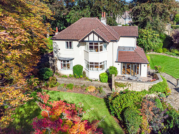 4 Bedroom Detached House For Sale In St Catherine's Walk, Leeds, LS8