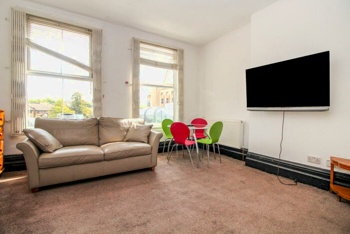 1 Bedroom Apartment To Rent In High Street, Stratford, E15