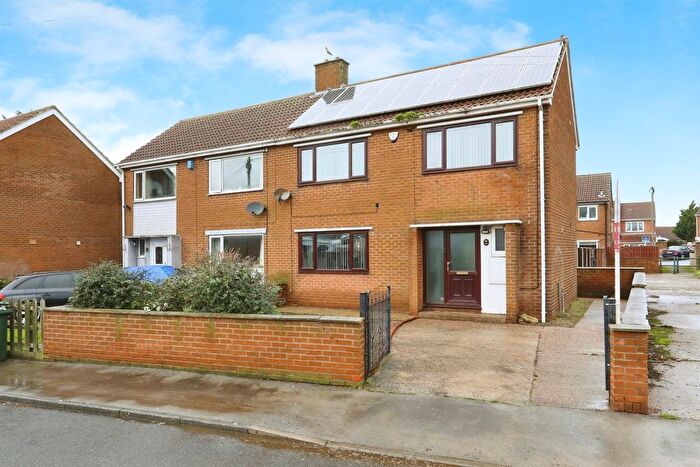 3 Bedroom Semi Detached House For Sale In Shelley Drive, Dinnington, Sheffield, S25