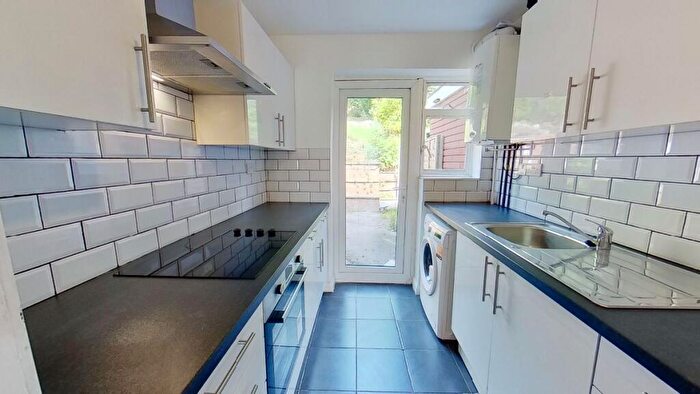5 Bedroom Terraced House To Rent In Guildford Park Avenue, Guildford, Surrey, GU2
