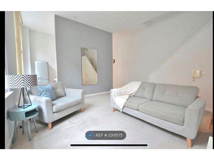 2 Bedroom Flat To Rent In Old Hall Street, Liverpool, L3