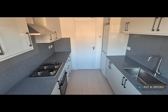 2 Bedroom Flat To Rent In Victoria Road, Ruislip, HA4