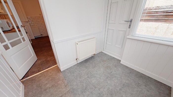 2 Bedroom Bungalow To Rent In West Craigs Avenue, Maybury, Edinburgh, EH12