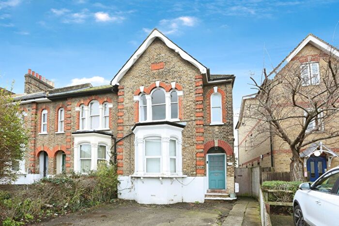 2 Bedroom End Of Terrace House For Sale In Barmeston Road, London, SE6