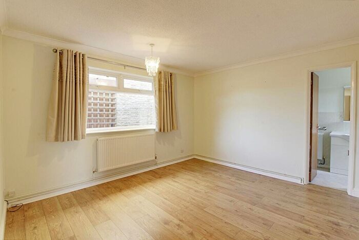 2 Bedroom Bungalow For Sale In West End, Langtoft, PE6