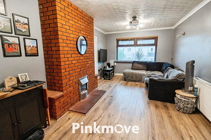 3 Bedroom Semi-Detached House For Sale In Hillside Drive, Cwmfields, Pontypool, NP4