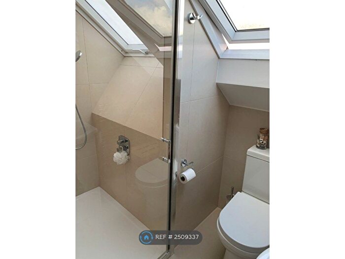 Studio To Rent In Egerton Gardens, London, NW4