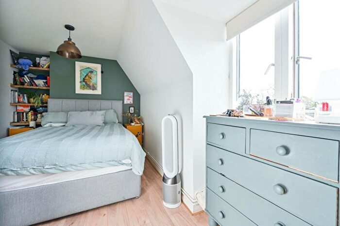 2 Bedroom Flat For Sale In Goldwell House, East Dulwich, London, SE22