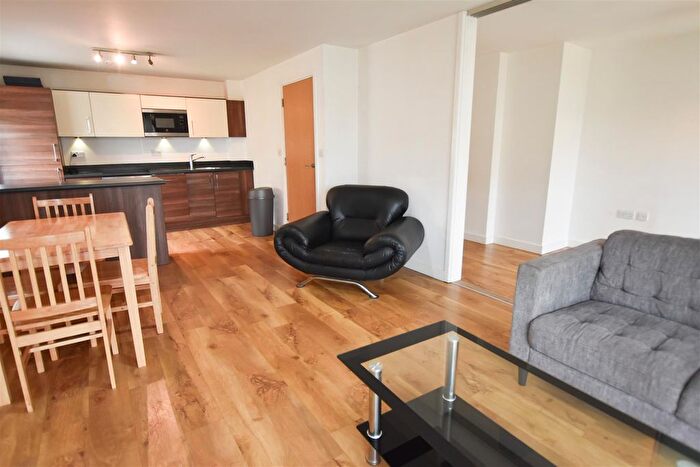 2 Bedroom Flat To Rent In Cavendish House, Park Lodge Avenue, UB7