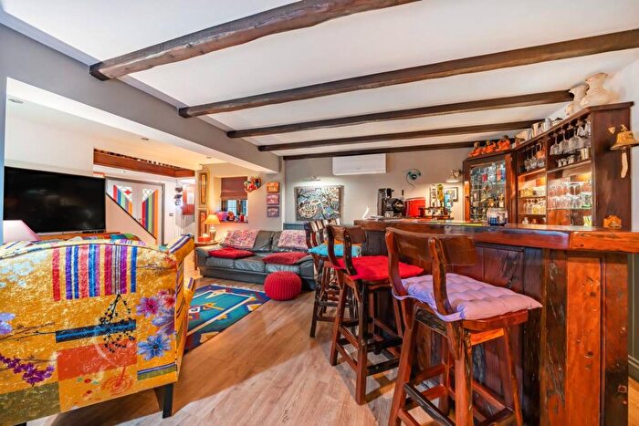 4 Bedroom House To Rent In West End, Woking, West End Village, Woking, GU24