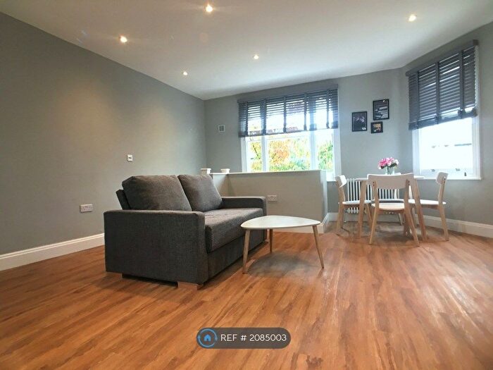 1 Bedroom Flat To Rent In Lamington Street, London, W6
