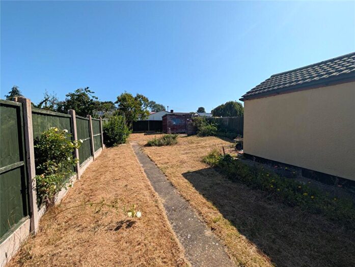 2 Bedroom Bungalow For Sale In Mostyn Avenue, Syston, Leicester, Leicestershire, LE7