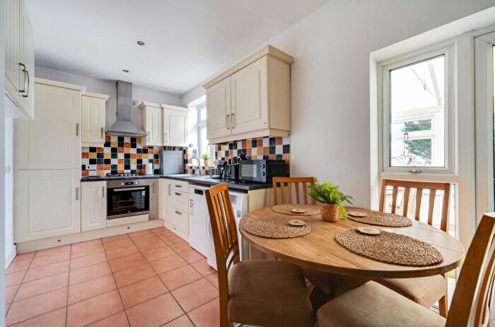 3 Bedroom Bungalow For Sale In Copsewood Road, Bitterne Park, Southampton, Hampshire, SO18