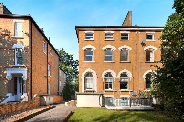 2 Bedroom Flat To Rent In Hermon Hill, Wanstead, London, E11