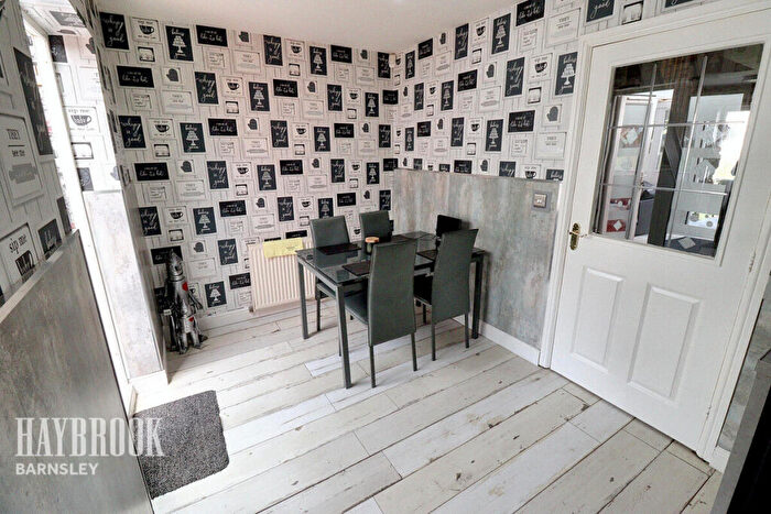 4 Bedroom Detached House For Sale In Hall Cross Avenue, Wombwell, S73