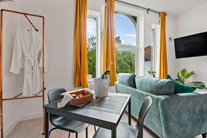 1 Bedroom Property To Rent In Sandgate Road, Folkestone, CT20