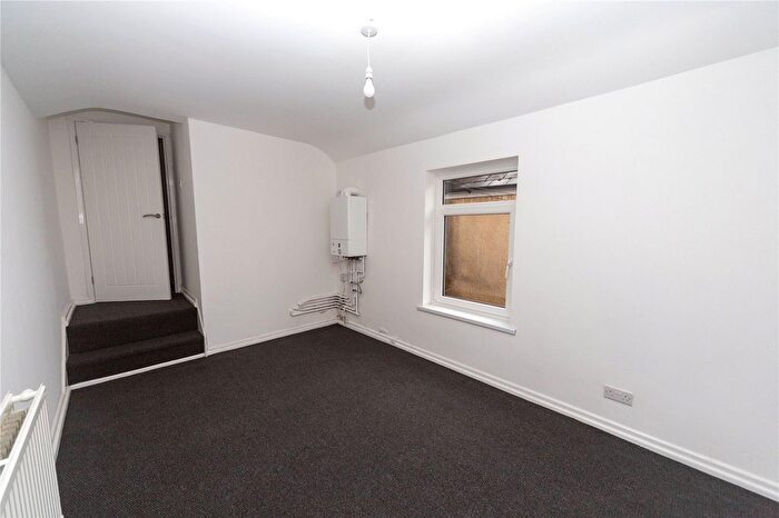1 Bedroom Flat To Rent In Clifton Street, Roath, Cardiff, CF24