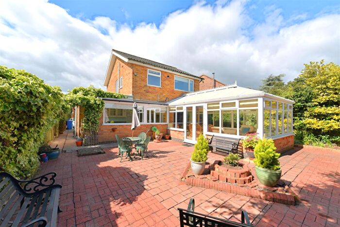 3 Bedroom Detached House For Sale In St. Vincents Close, Sutton On Derwent, York, YO41