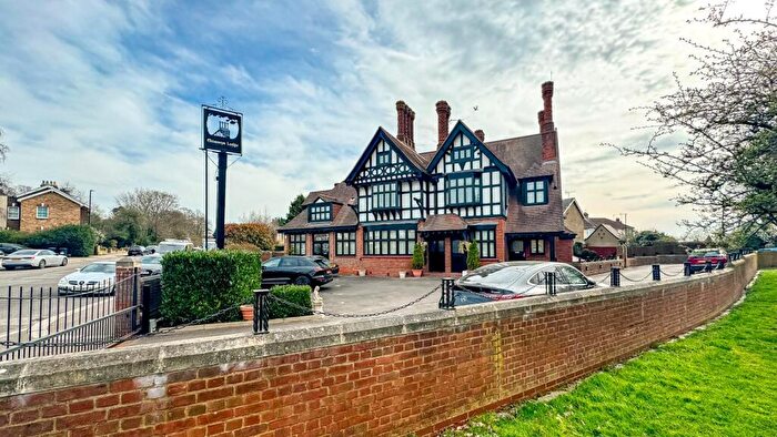 2 Bedroom Apartment To Rent In Chimneys Lodge, Forty Hill, Enfield, EN2