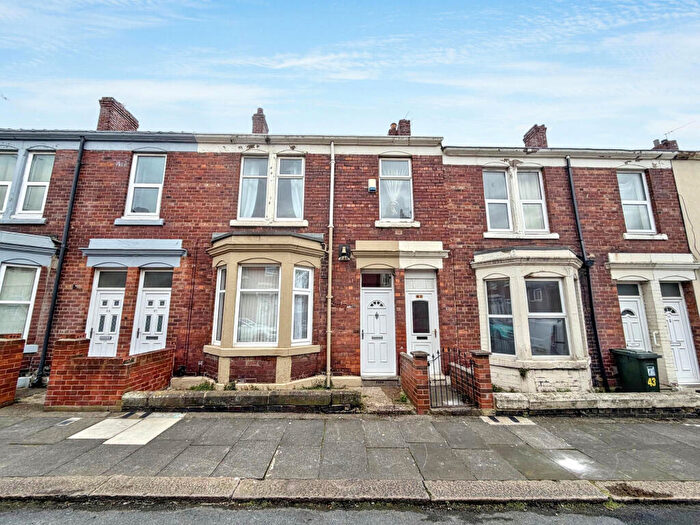 3 Bedroom Flat For Sale In Myrtle Grove, Wallsend, Tyne And Wear, NE28